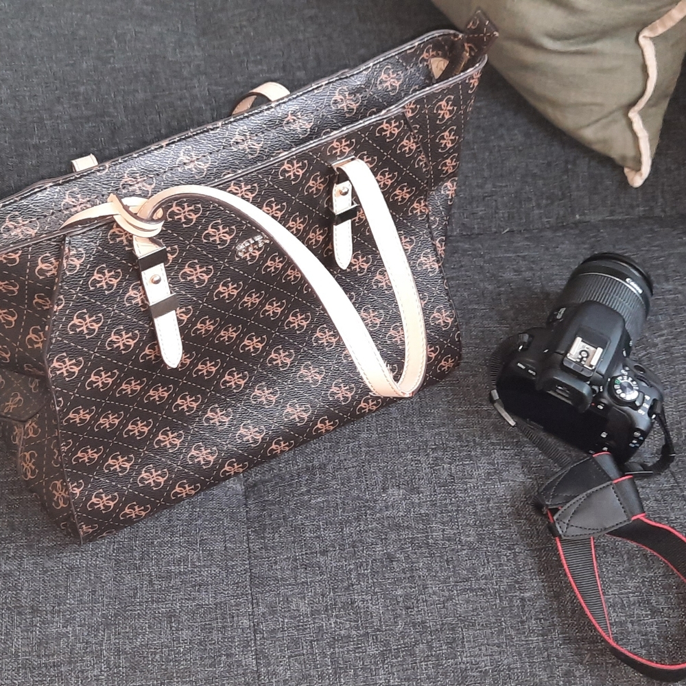 Guess Signature Tote